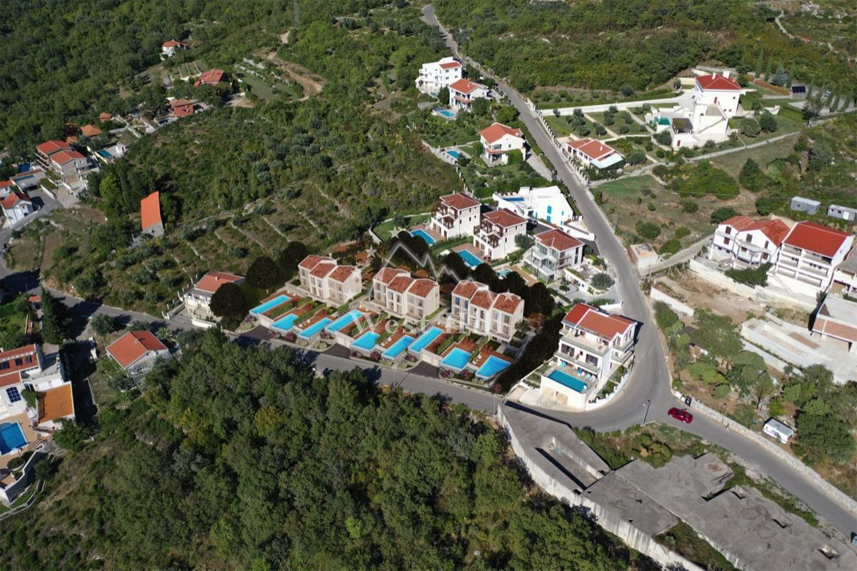 Maison à Blizikuce, Monténégro, 225 m² - image 1