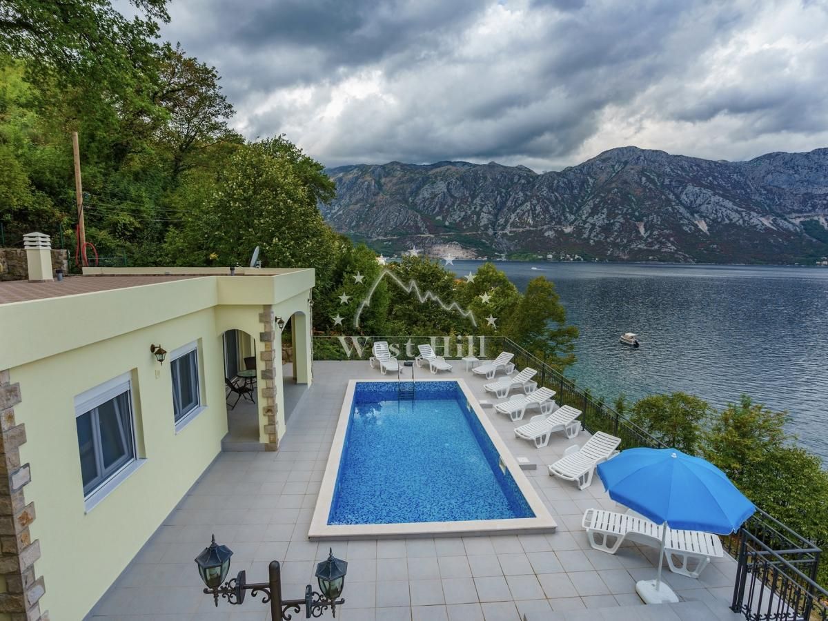 House in Kostanjica, Montenegro, 368 m² - picture 1