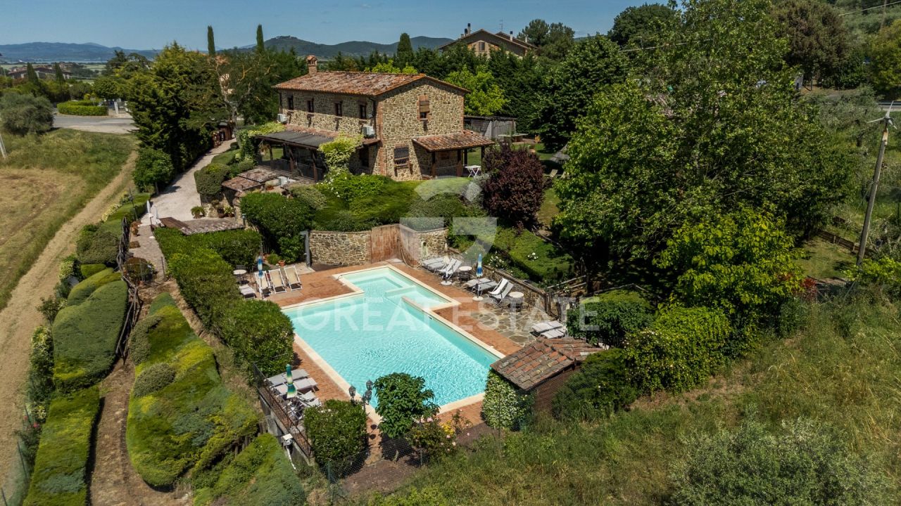 Casa en Paciano, Italia, 377.7 m² - imagen 4