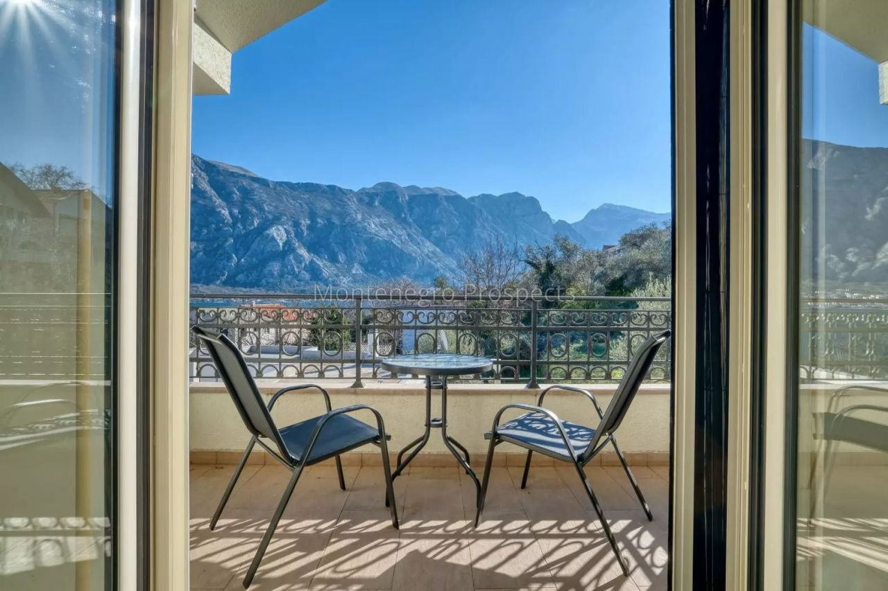 Apartment in Prcanj, Montenegro, 121 m² - picture 4