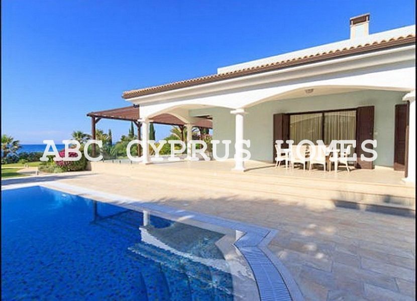 Villa in Paphos, Cyprus, 420 m² - picture 1