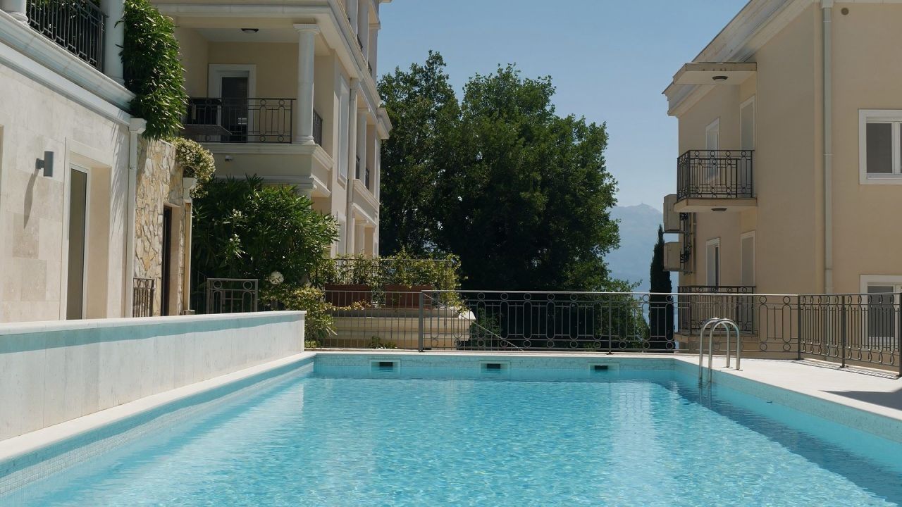 Piso en Herceg-Novi, Montenegro, 158.3 m² - imagen 16