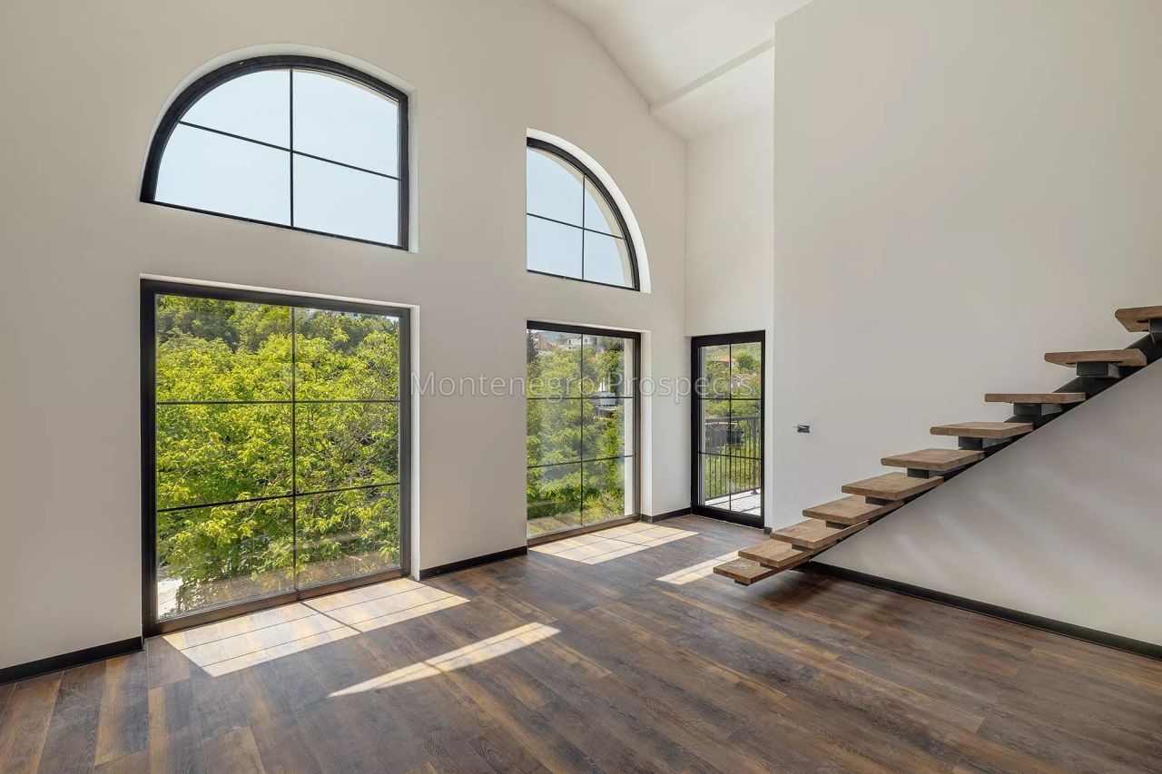 Apartment in Herceg-Novi, Montenegro, 103 m² - picture 1