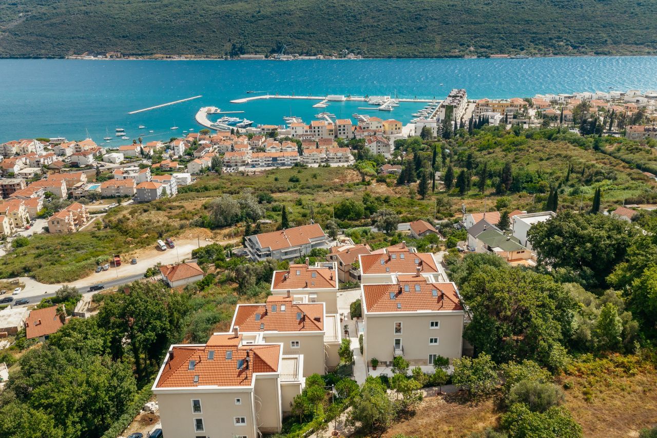 Villa à Herceg-Novi, Monténégro, 228 m² - image 1