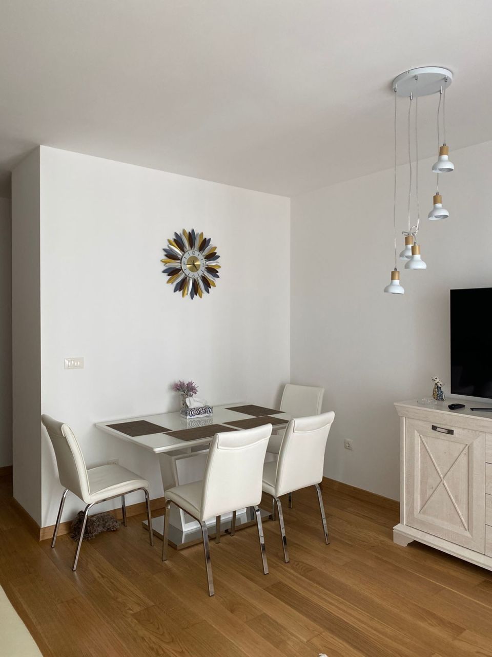 Piso en Rafailovici, Montenegro, 73 m² - imagen 1