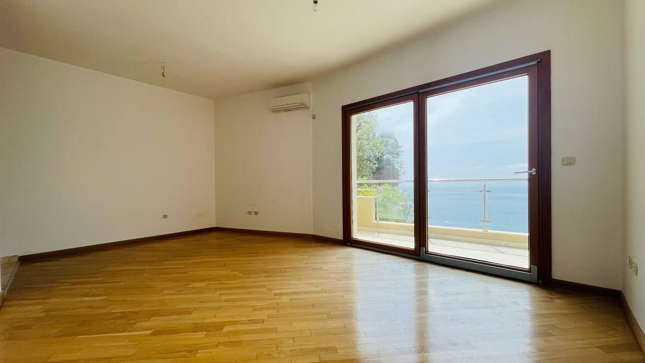 Piso en Rafailovici, Montenegro, 92 m² - imagen 1