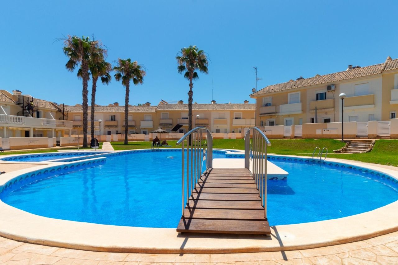 Piso en Orihuela Costa, España, 70 m² - imagen 1