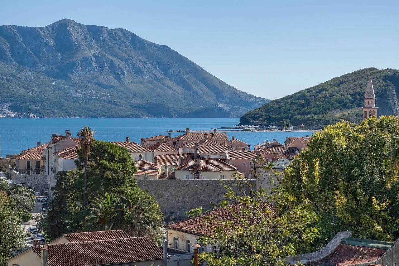 Flat in Budva, Montenegro, 86 m² - picture 1
