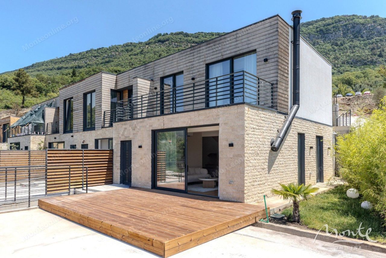 Maison urbaine à Tivat, Monténégro, 129 m² - image 1