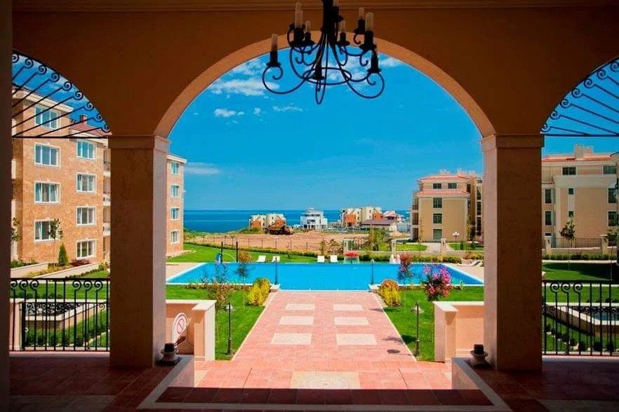 Piso en Chernomorets, Bulgaria, 196 m² - imagen 1