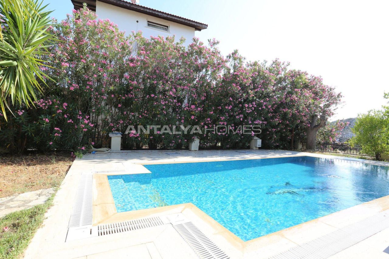 Villa à Serik, Turquie, 265 m² - image 1