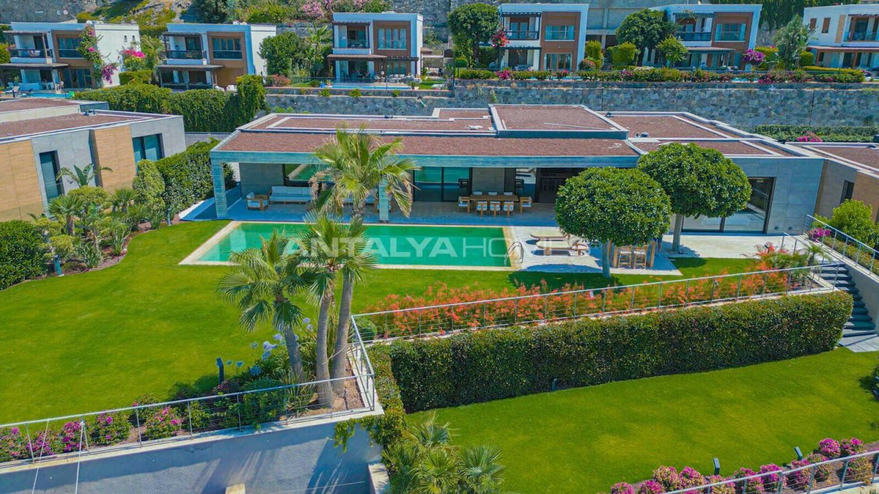 Villa à Bodrum, Turquie, 1 000 m² - image 1