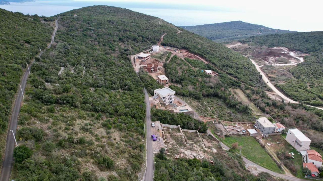 Terrain Visnjevo, Monténégro, 1 150 m² - image 1