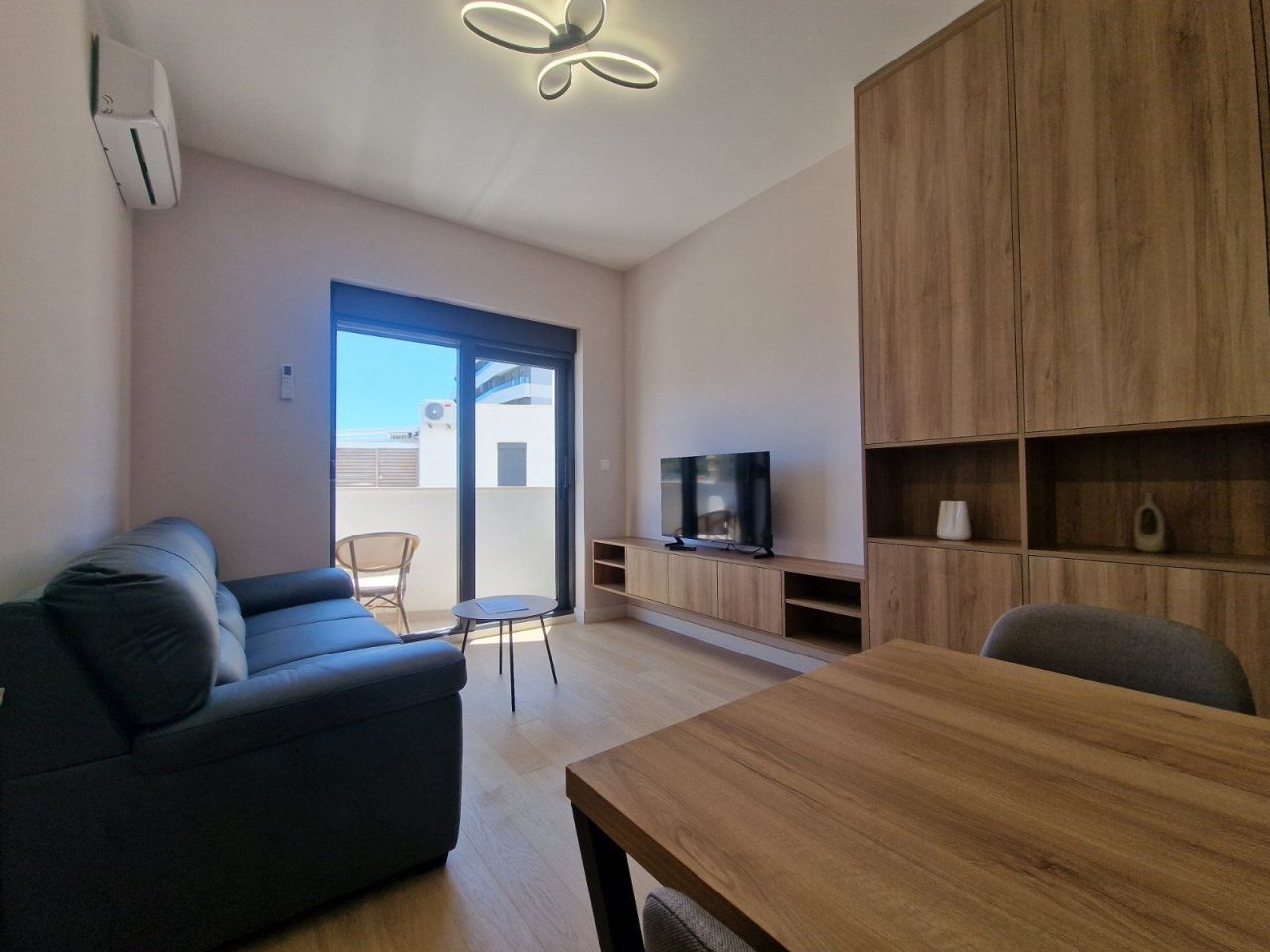 Apartment in Becici, Montenegro, 42 m² - picture 1
