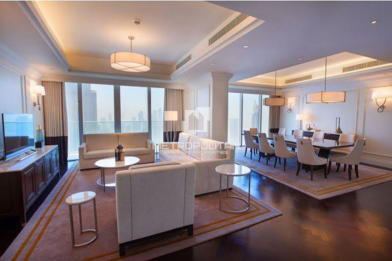 Apartment in Dubai, UAE, 264 m² - picture 1
