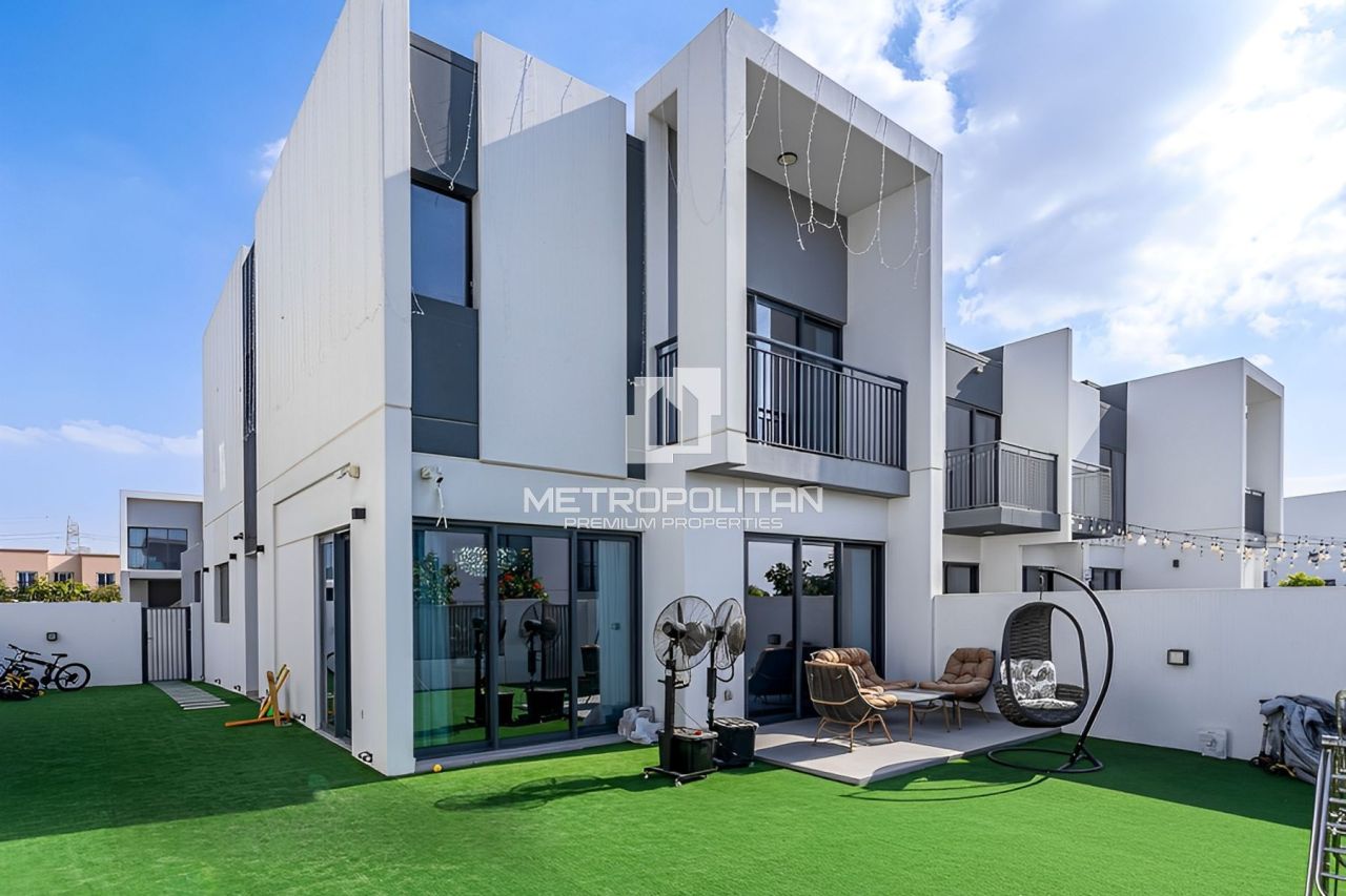 Maison urbaine à Dubaï, EAU, 269 m² - image 1