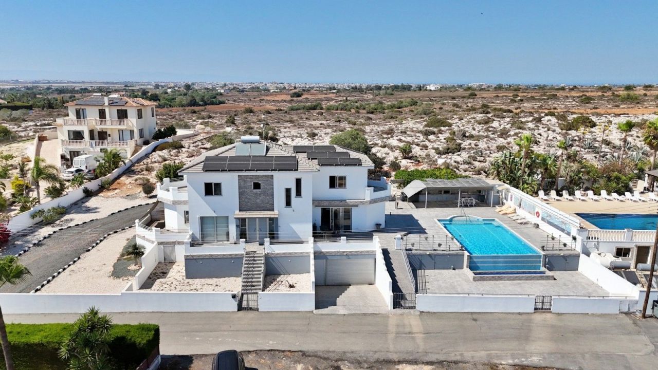 Villa à Protaras, Chypre, 360 m² - image 1