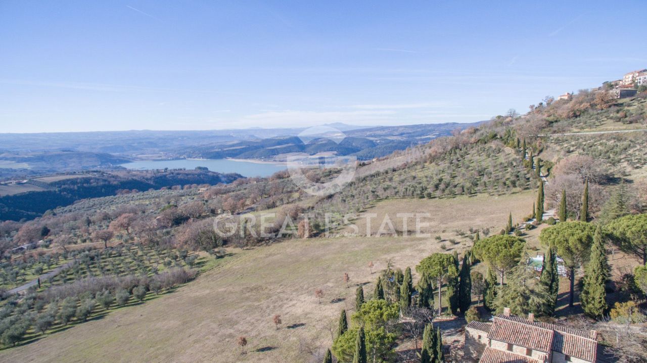 Maison à Baschi, Italie, 420.5 m² - image 1