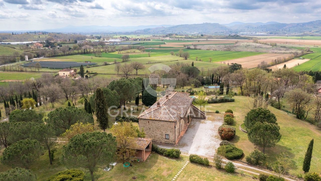 Casa en Lucignano, Italia, 785 m² - imagen 3
