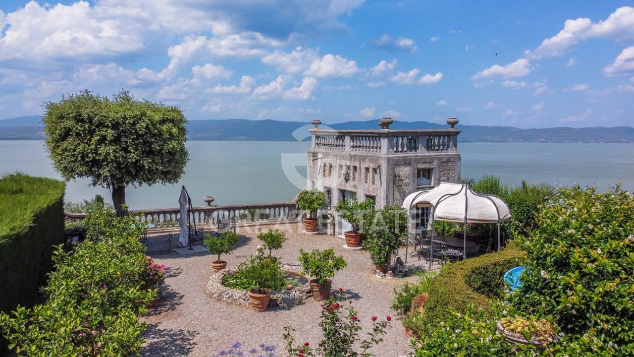 Casa adosada en Castiglione del Lago, Italia, 754.15 m² - imagen 3