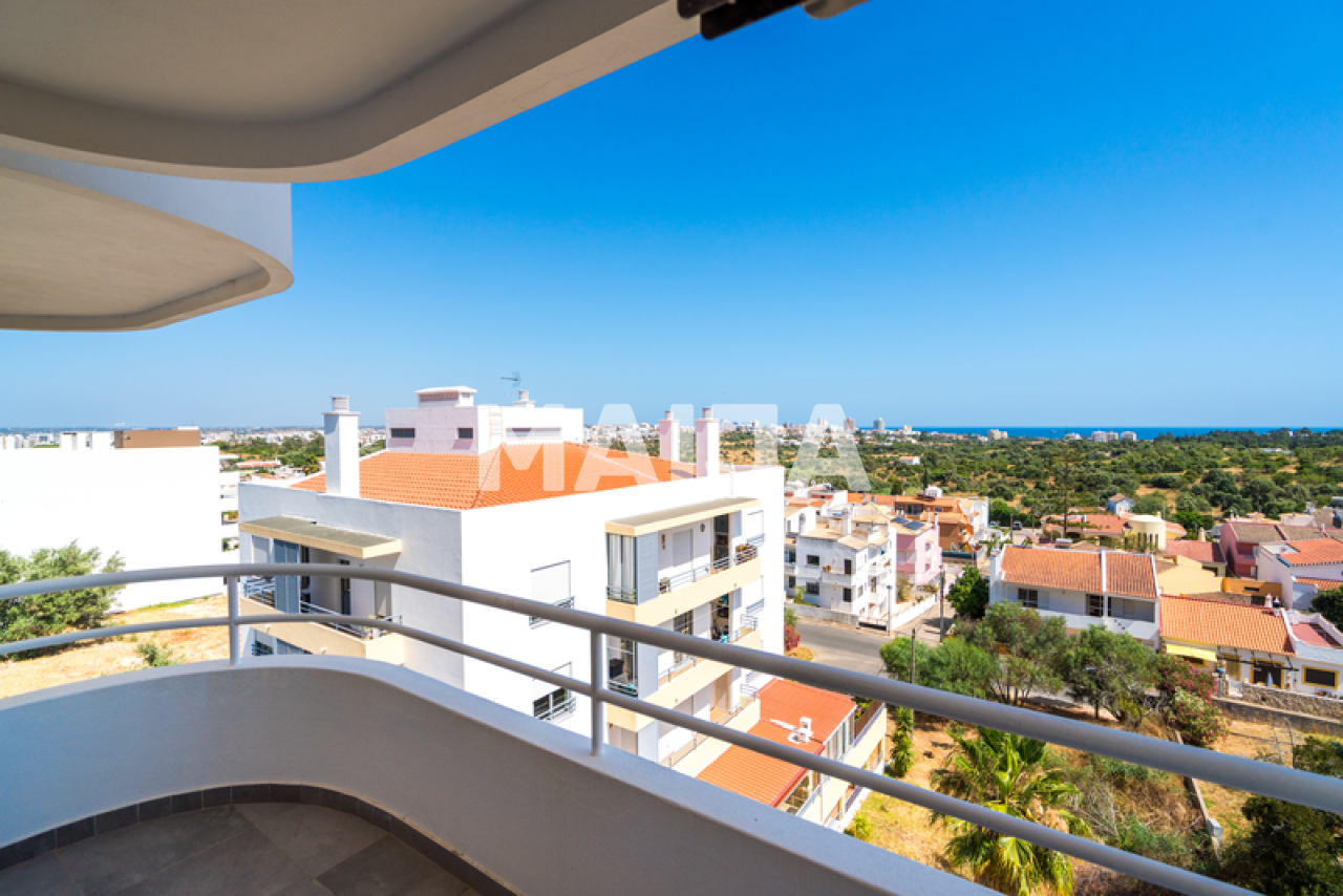 Apartment in Portimão, Portugal, 84.1 m² - Foto 1