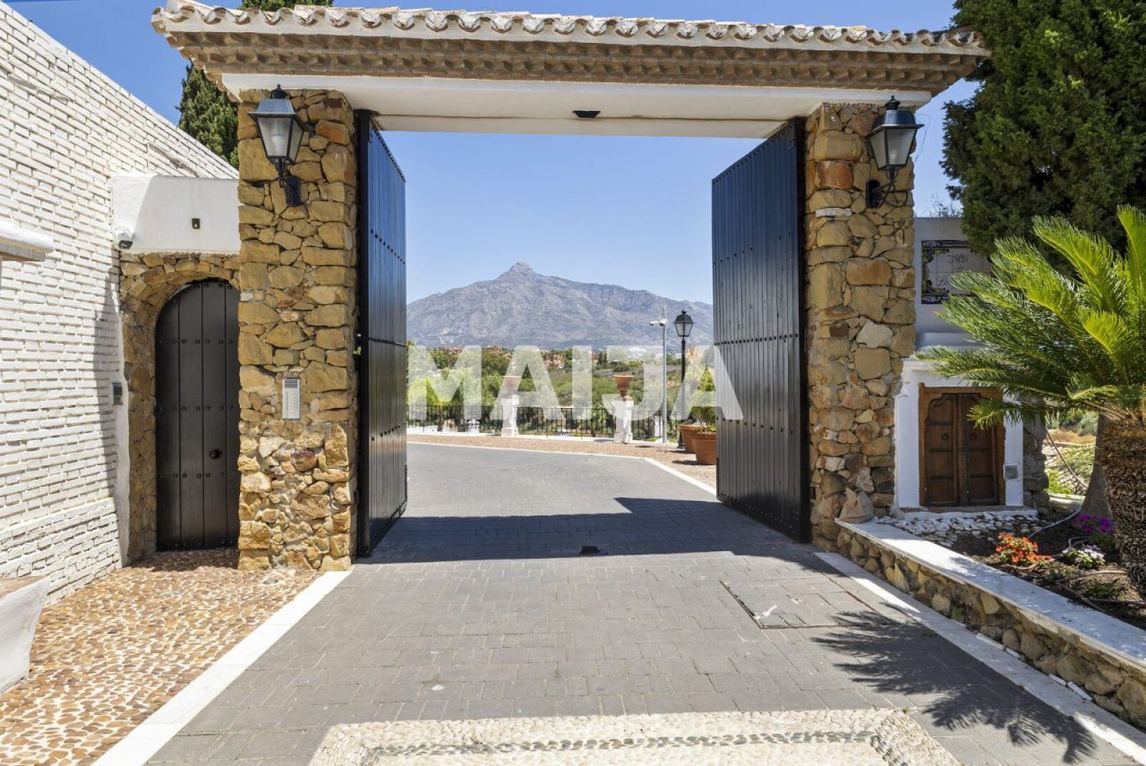 Villa in Marbella, Spanien, 213 m² - Foto 1