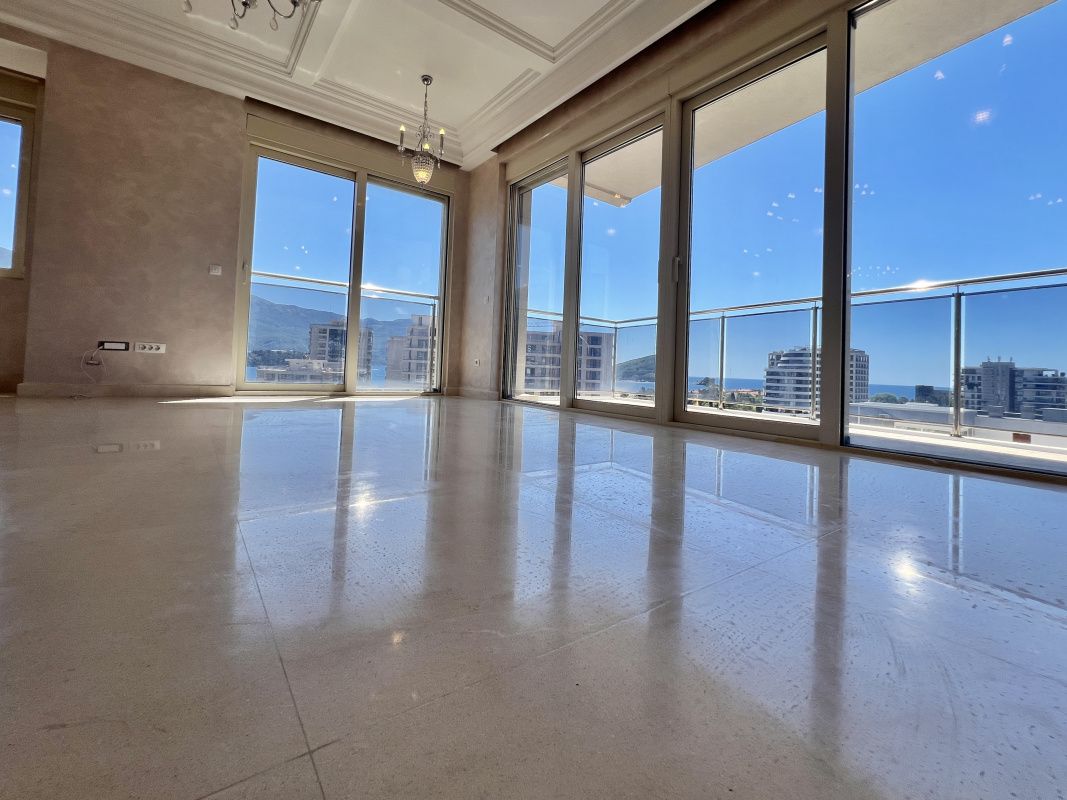 Penthouse in Budva, Montenegro, 640 m² - picture 1