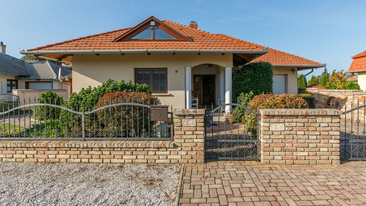 Haus in Balaton, Ungarn, 180 m² - Foto 1