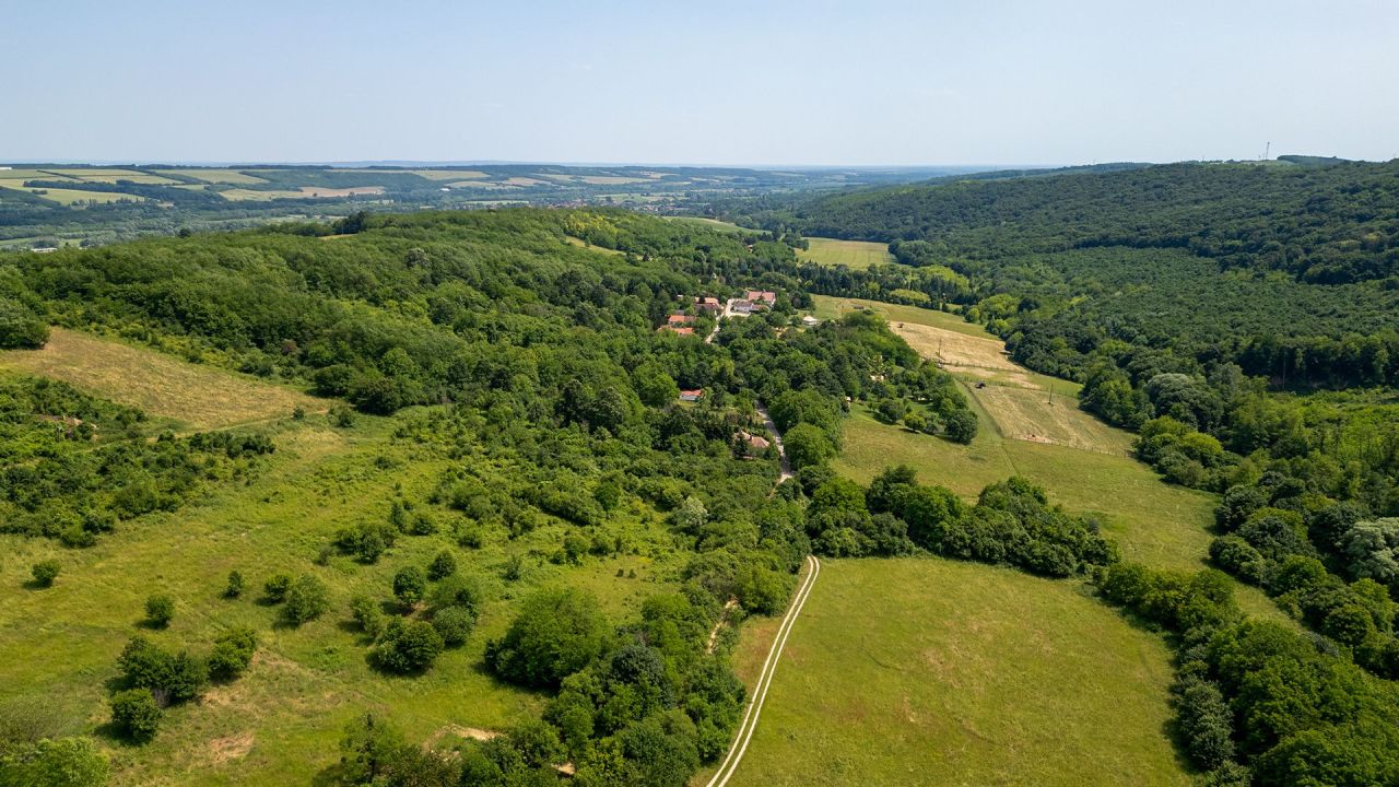 Terreno en Zalacsány, Hungría, 2 596 m² - imagen 1