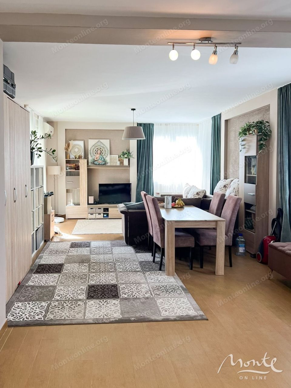 Wohnung in Budva, Montenegro, 88 m² - Foto 1