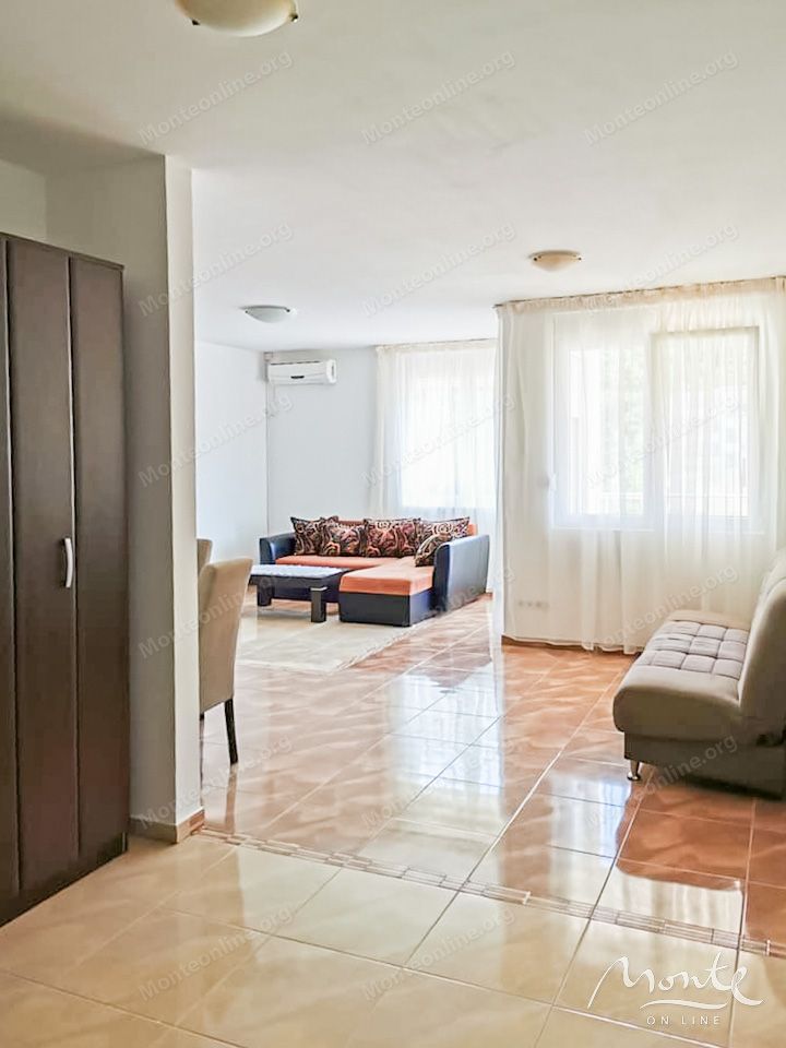 Piso en Budva, Montenegro, 66 m² - imagen 1