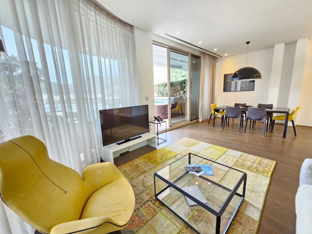 Apartamento en Budva, Montenegro, 153 m² - imagen 1