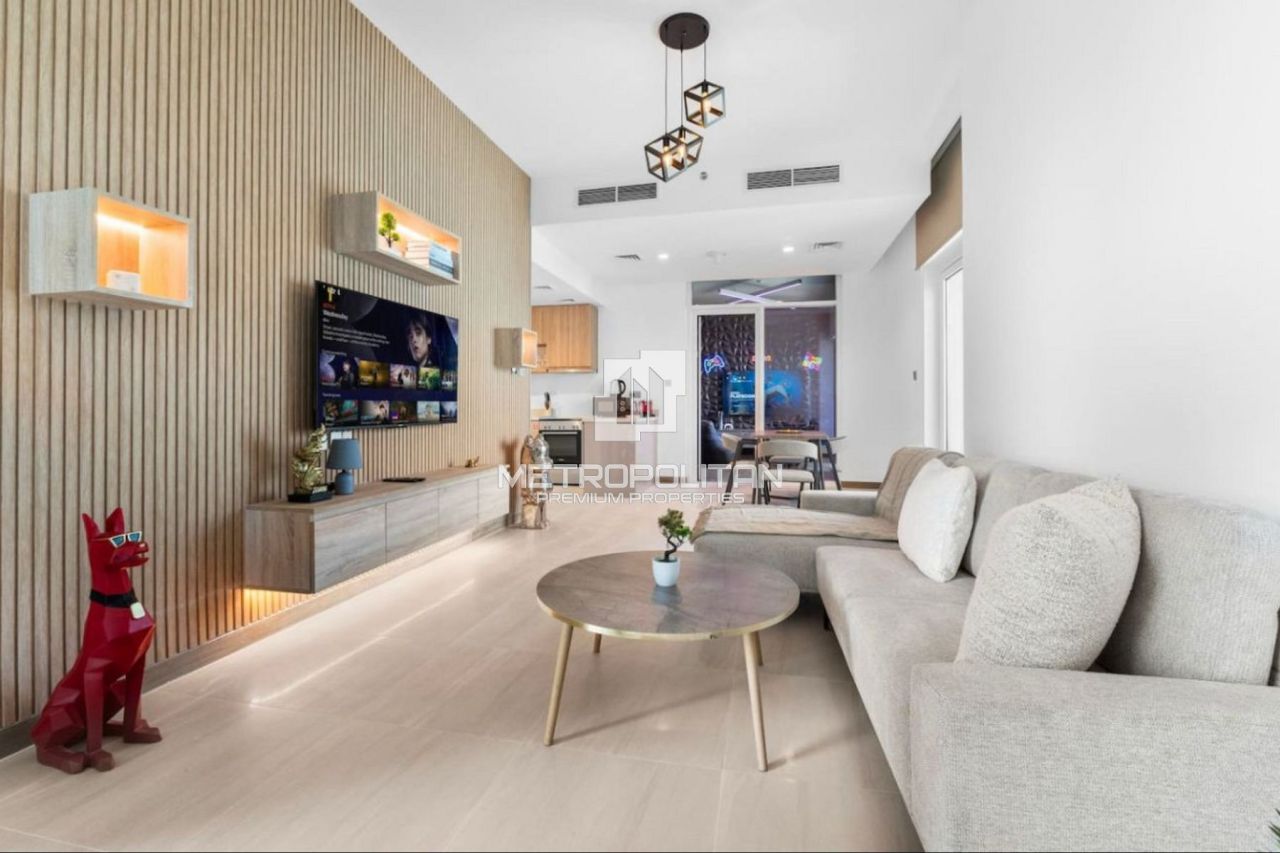 Apartment in Dubai, UAE, 90 m² - picture 1
