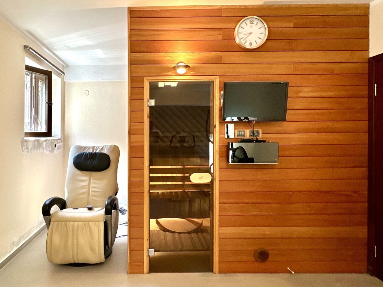 Bureau à Budva, Monténégro, 72 m² - image 1
