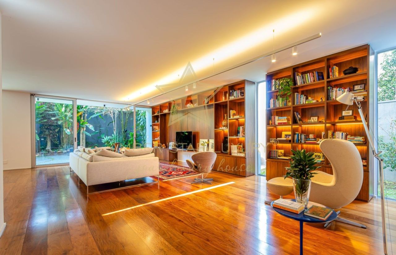 House San-Paulo, Brazil, 390 m² - picture 1