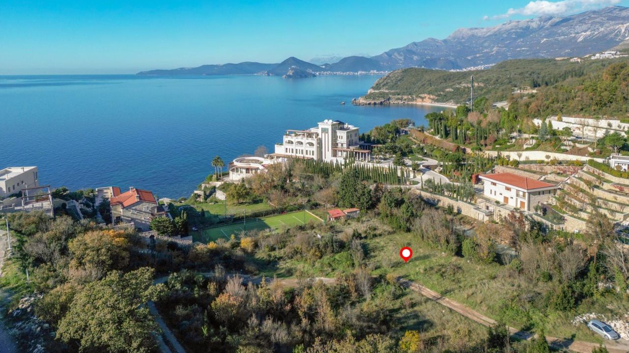 Land in Rezevici, Montenegro, 422 m² - picture 1