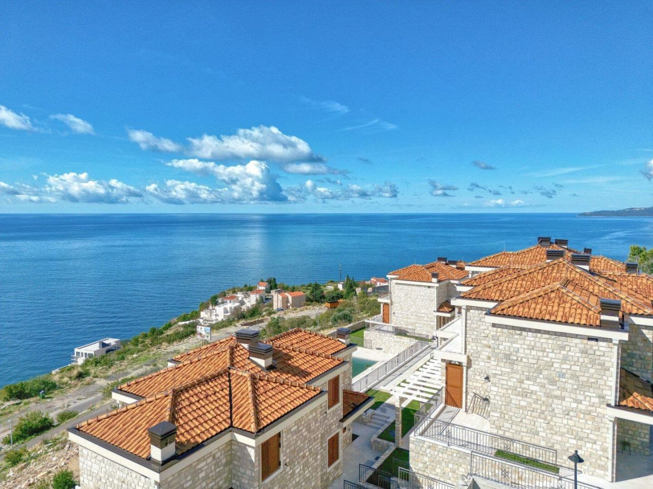 Maison à Rézévici, Monténégro, 130 m² - image 1