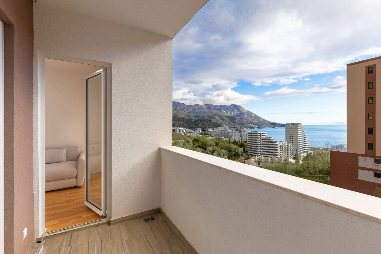 Apartamento en Becici, Montenegro, 38 m² - imagen 1