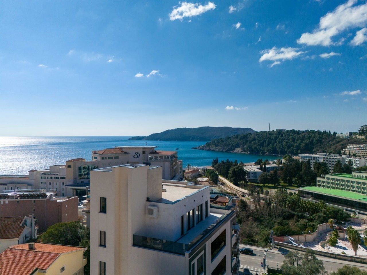 Apartment in Becici, Montenegro, 134 m² - picture 1