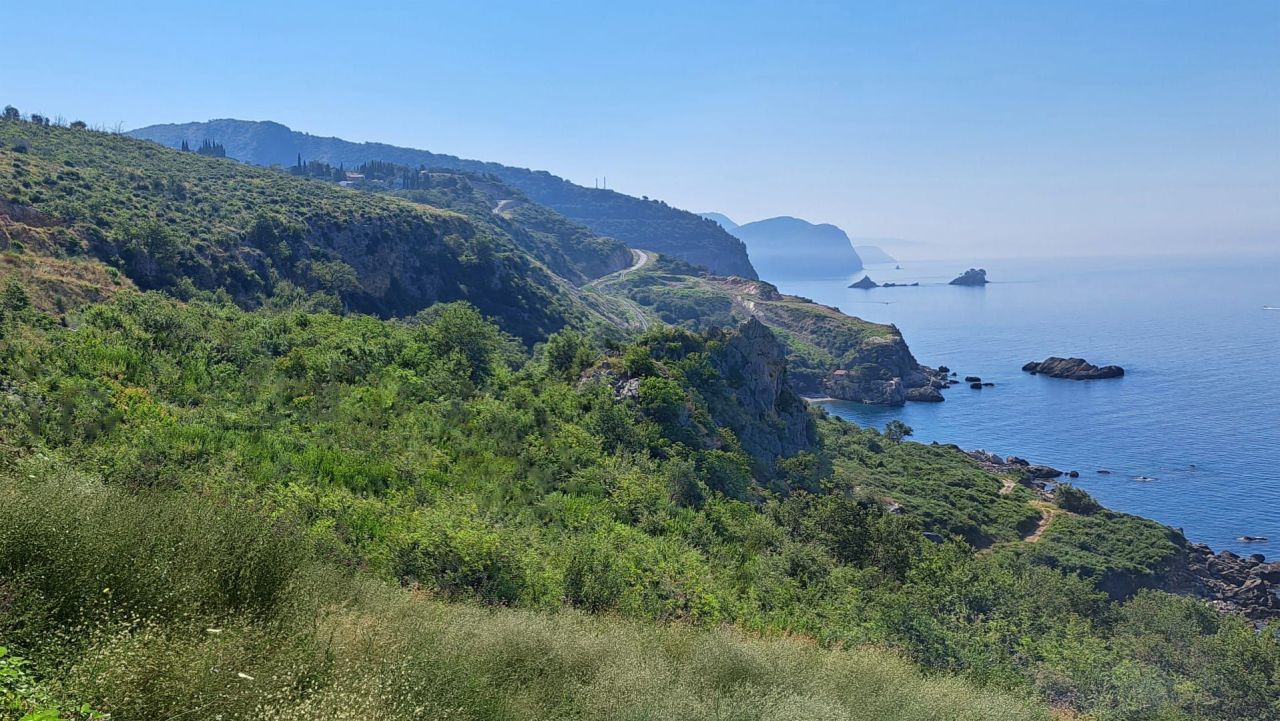 Terrain à Rézévici, Monténégro, 1 m² - image 1
