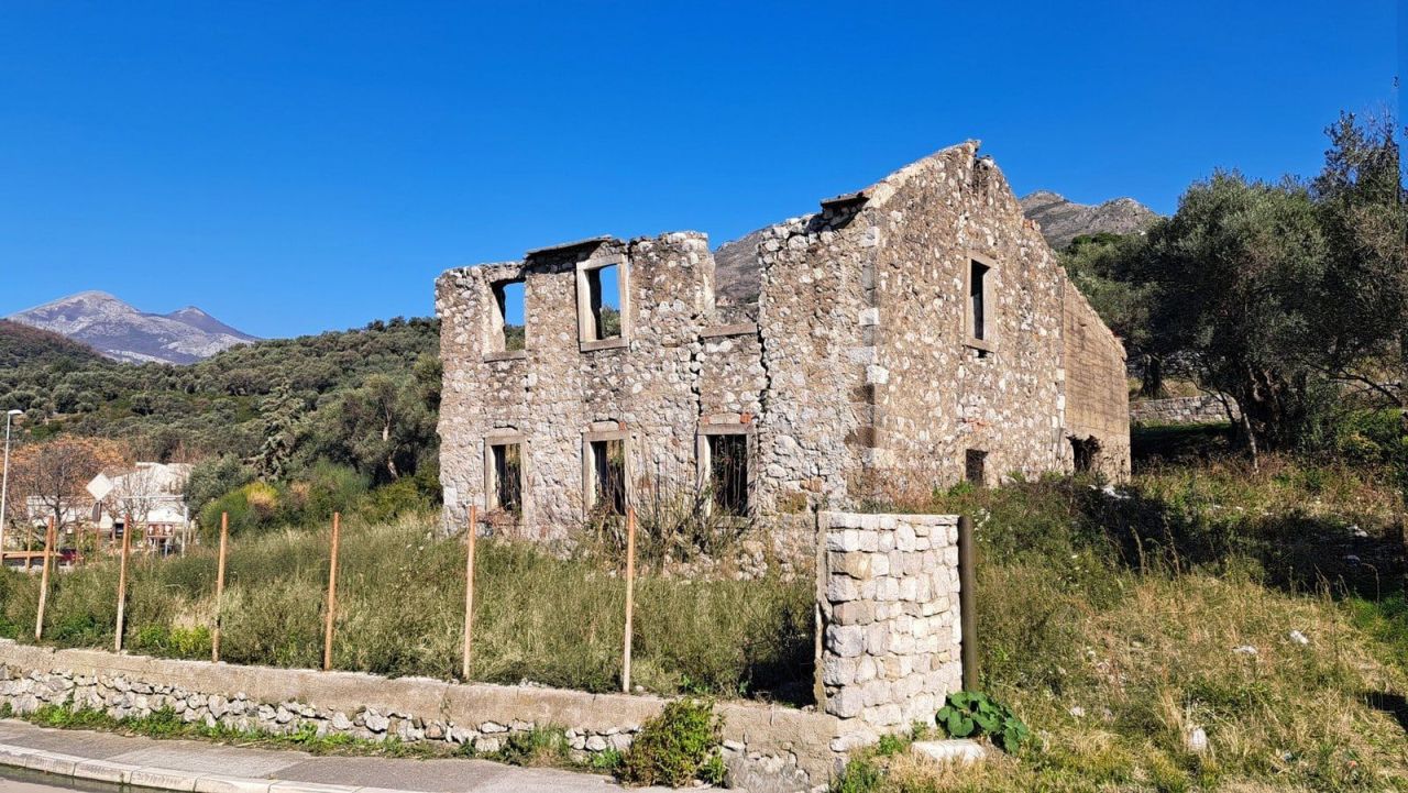 Terrain au Bar, Monténégro, 180 m² - image 1
