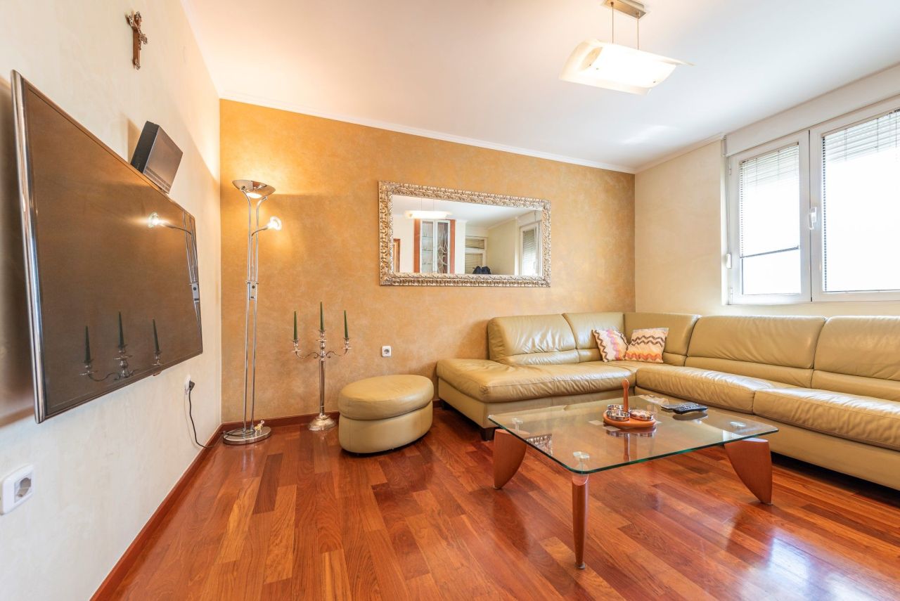 Apartamento en Budva, Montenegro, 50 m² - imagen 1