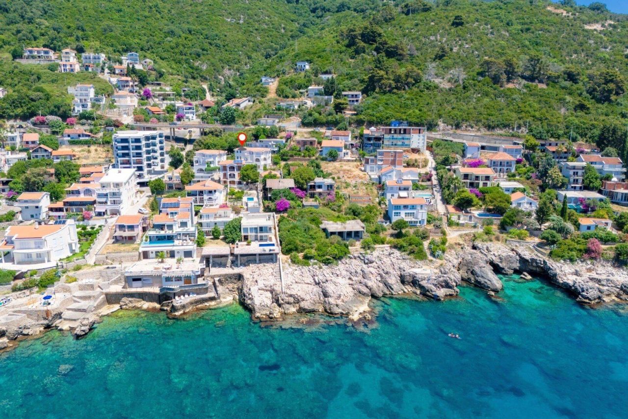 Villa à Dobra Voda, Monténégro, 400 m² - image 1