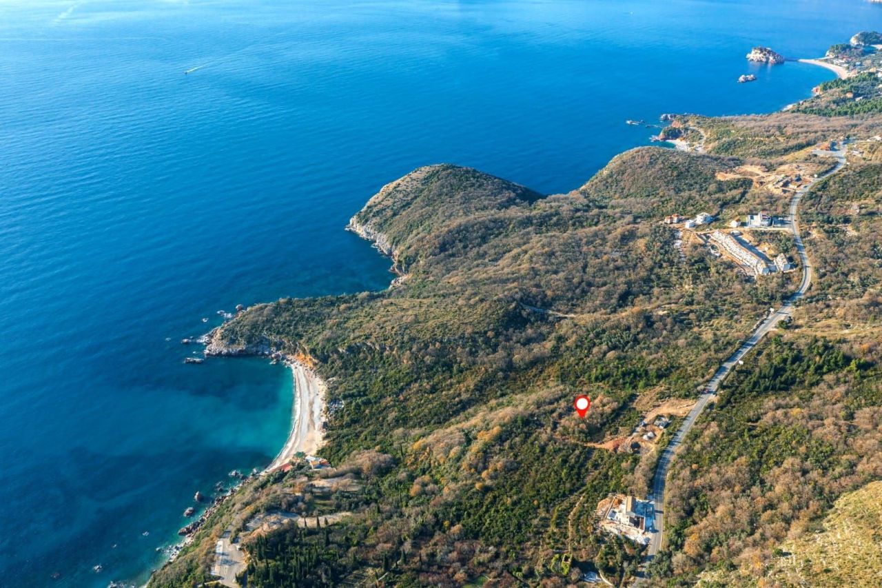 Grundstück in Budva, Montenegro, 9 136 m² - Foto 1