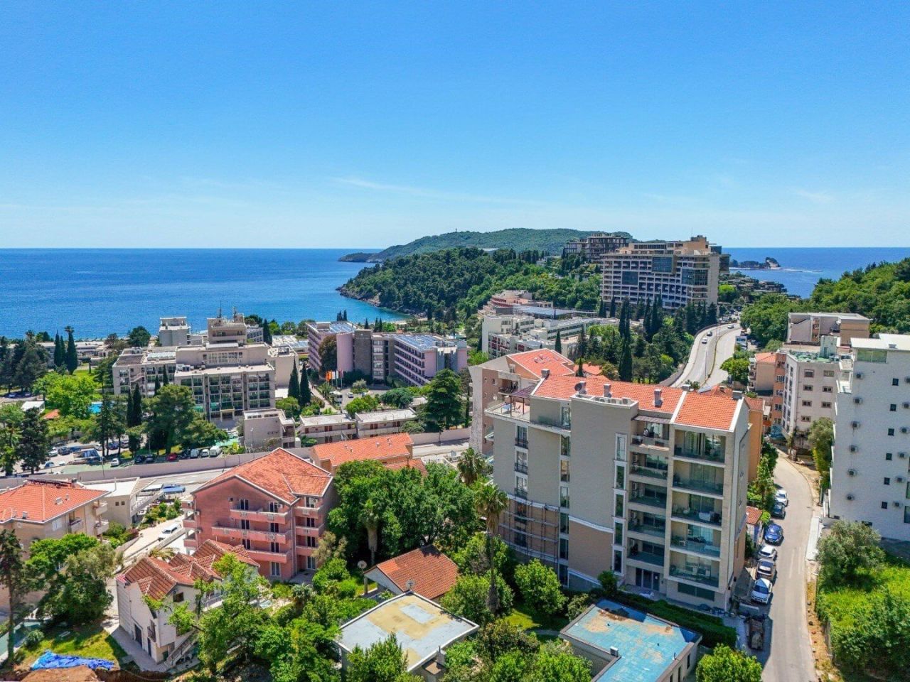 Apartment in Becici, Montenegro - Foto 1