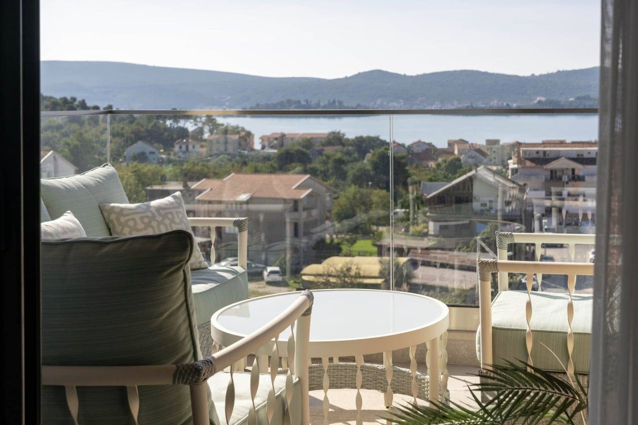 Apartment in Tivat, Montenegro, 62 m² - Foto 1