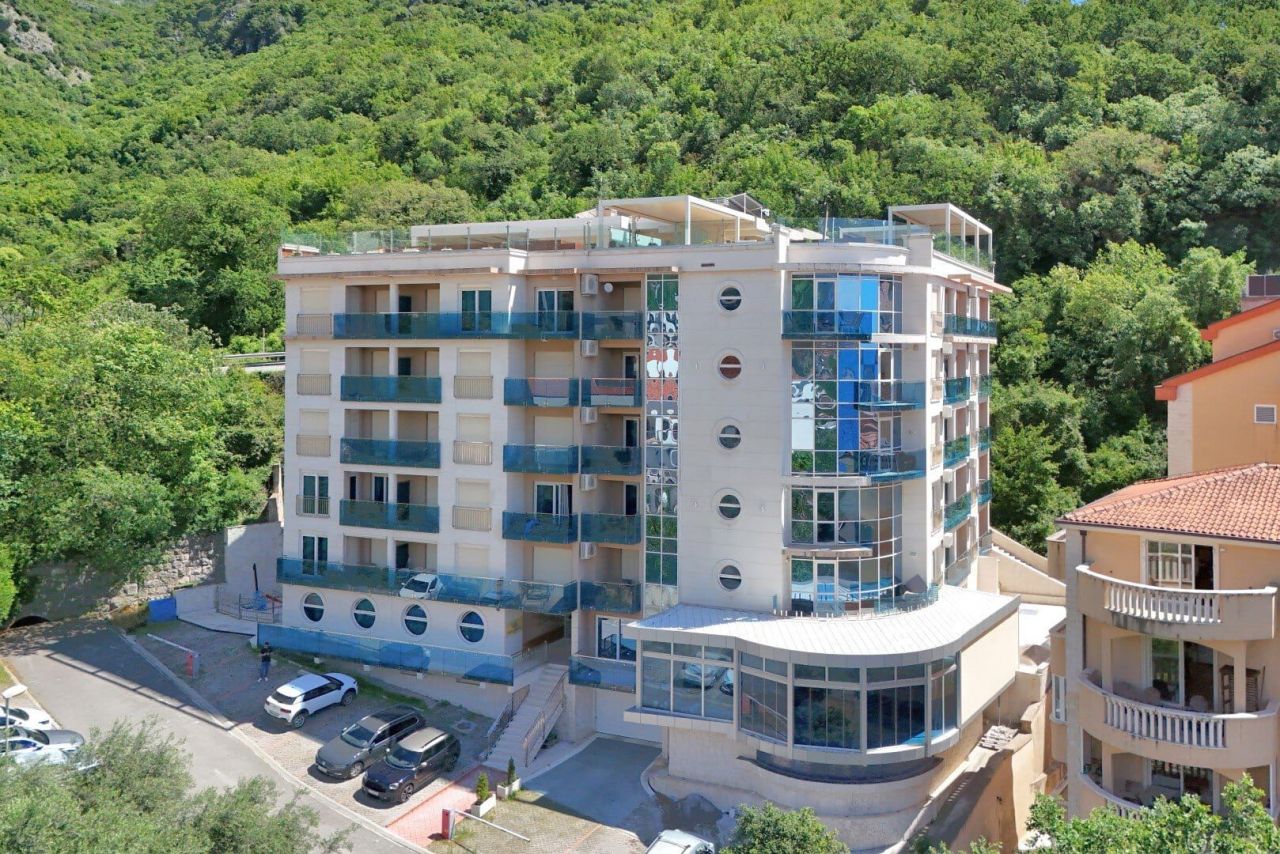 Apartment in Przno, Montenegro, 110 m² - Foto 1