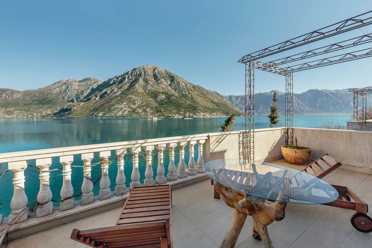 Apartment in Kostanjica, Montenegro, 92 m² - picture 1
