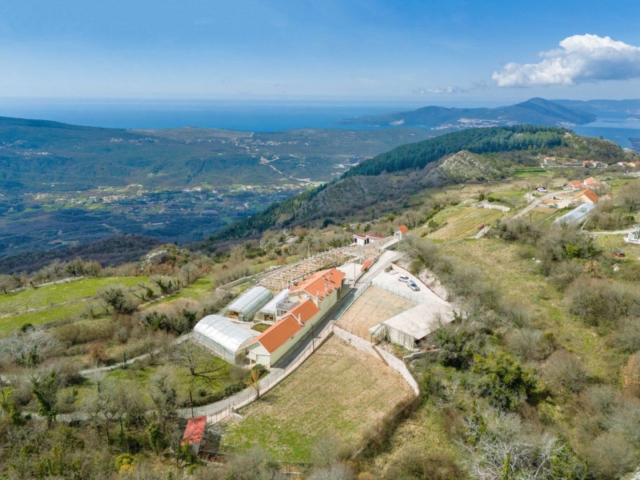 Terrain à Kotor, Monténégro, 584 m² - image 1