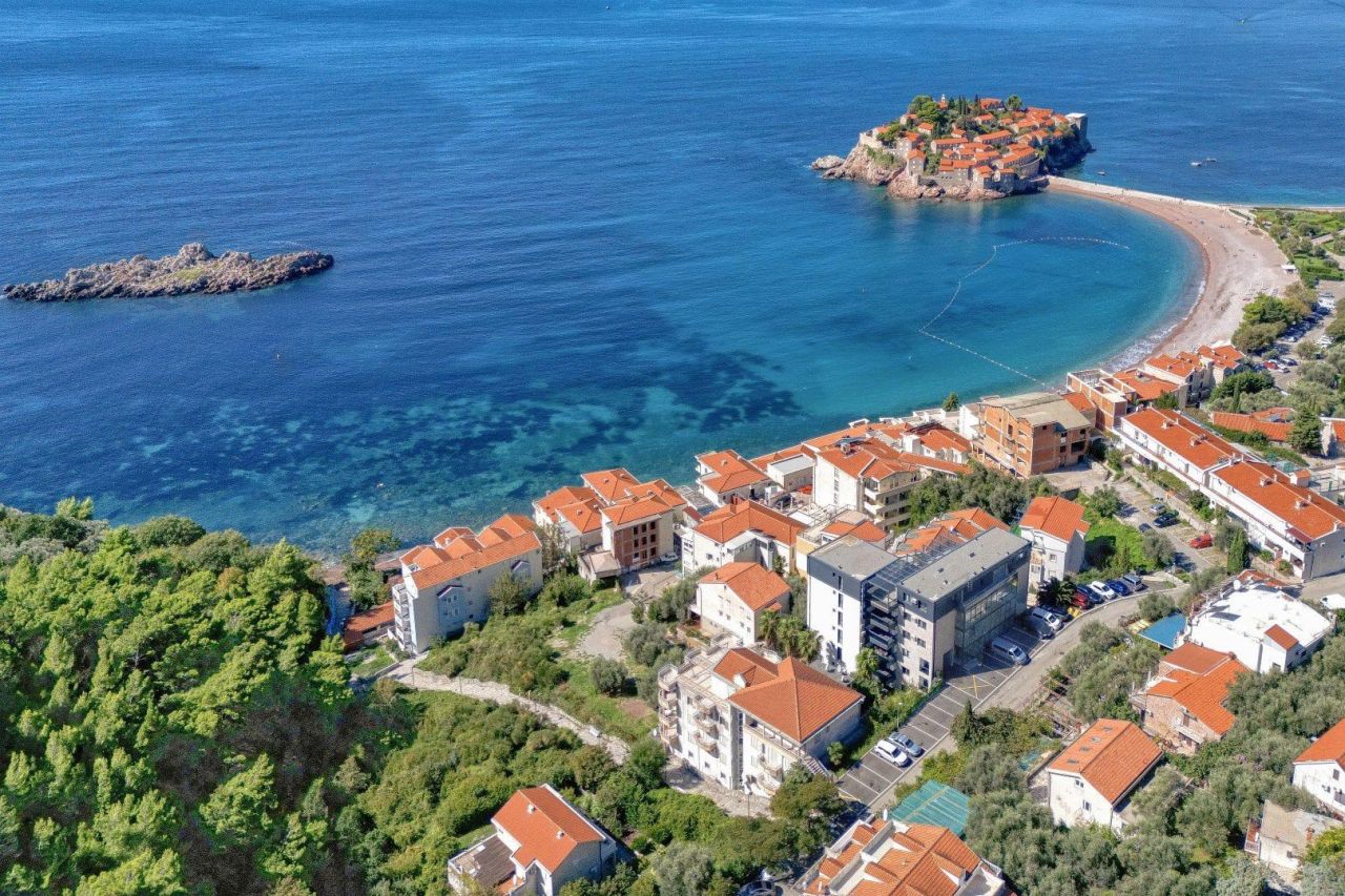 Appartement à Sveti Stefan, Monténégro, 146 m² - image 1